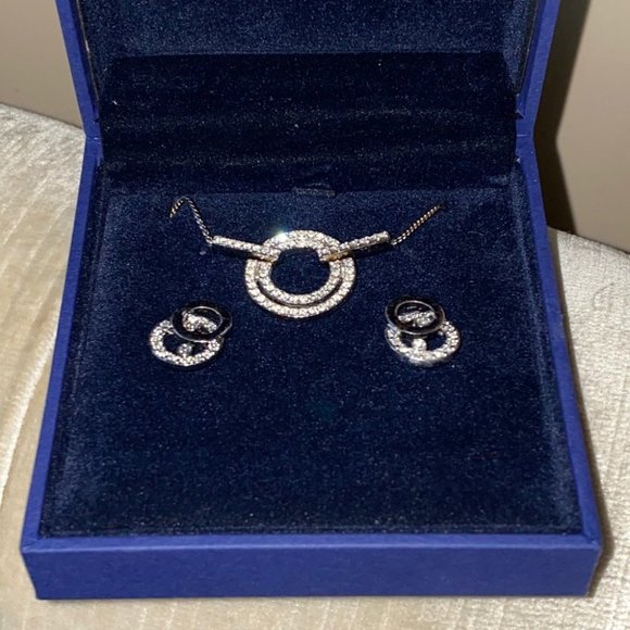 Swarovski Silver Necklace+ Earring Set - Picture 3 of 3